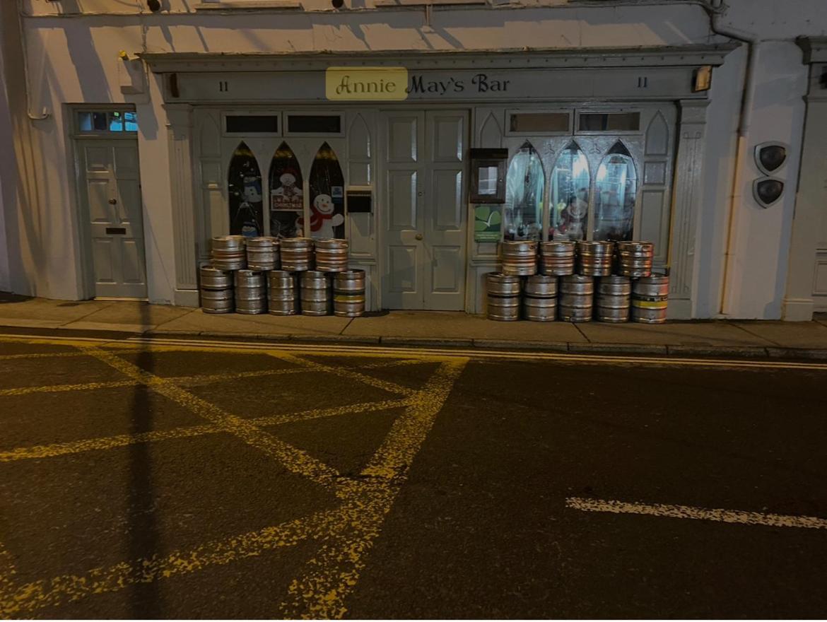 Annie May'S Bar, B&B Skibbereen Exterior photo
